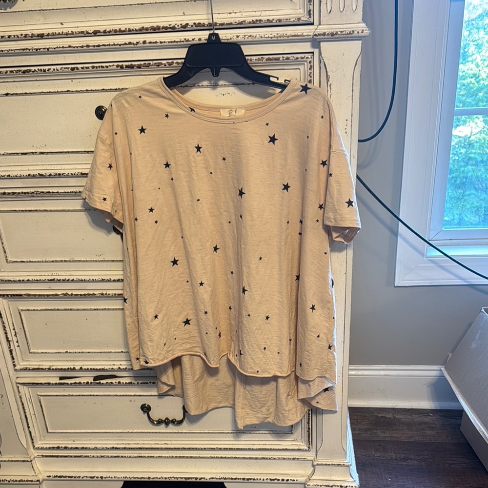 Easel Cream Star Print Short Sleeve Tee